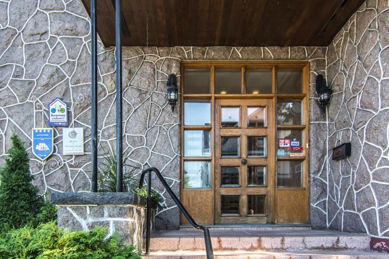 Gite Au P'Tit Manoir B&B Saguenay Bagian luar foto