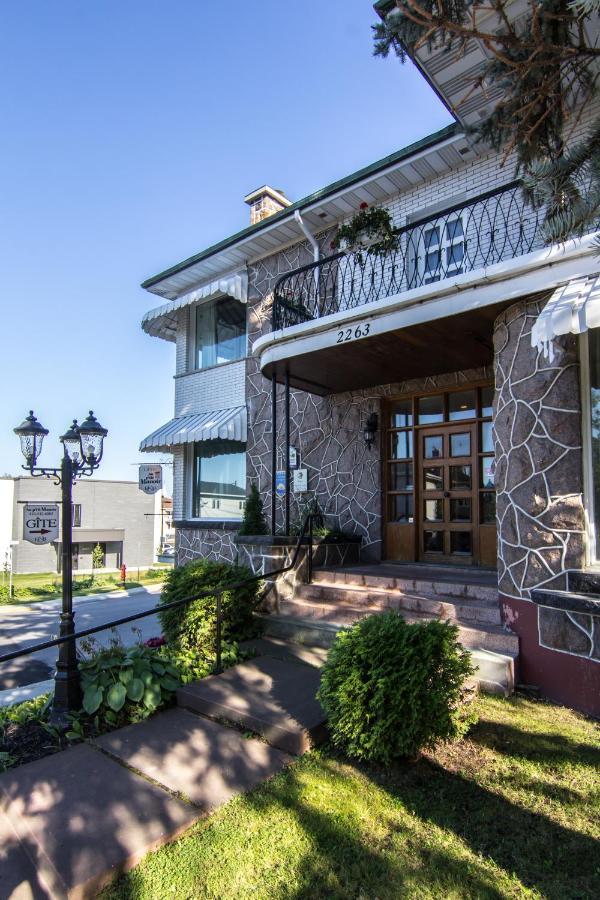 Gite Au P'Tit Manoir B&B Saguenay Bagian luar foto