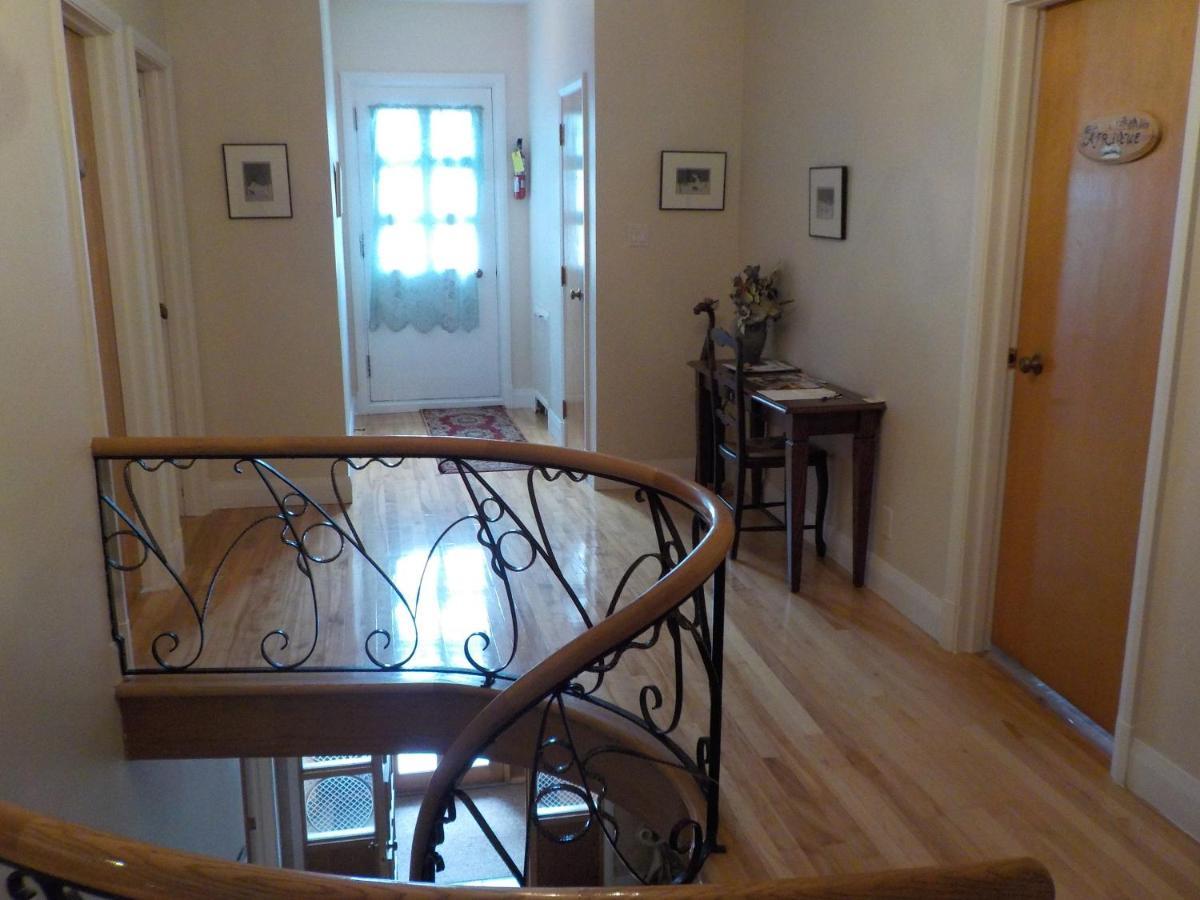 Gite Au P'Tit Manoir B&B Saguenay Bagian luar foto