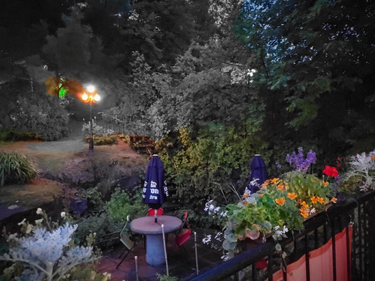 Gite Au P'Tit Manoir B&B Saguenay Bagian luar foto